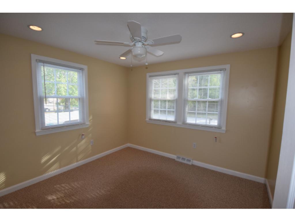 5 Old Coach Road Nashua, NH 03062 - Photo 7 of 11