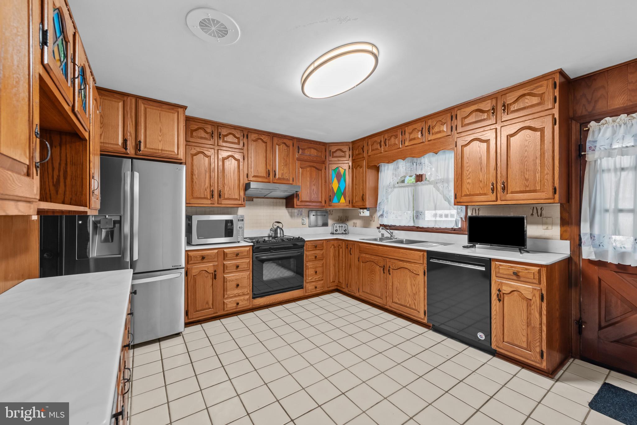 9902 Braewood Road Randallstown, MD 21133 - Photo 18 of 44 Kitchen