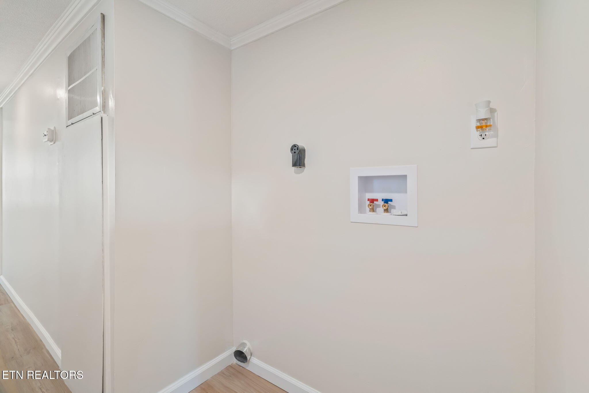 817 Vanessa Way Heiskell, TN 37754 - Photo 17 of 31 26-web-or-mls-817 Vanessa Way-27