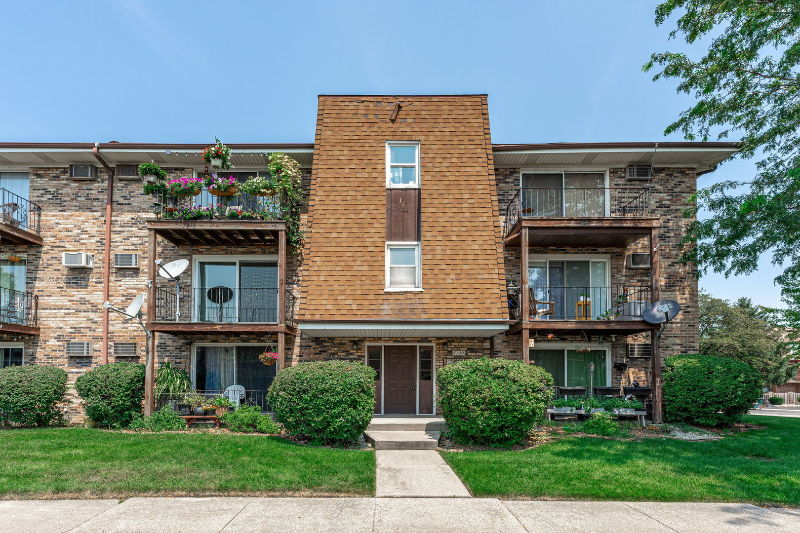 front view of house with a yard