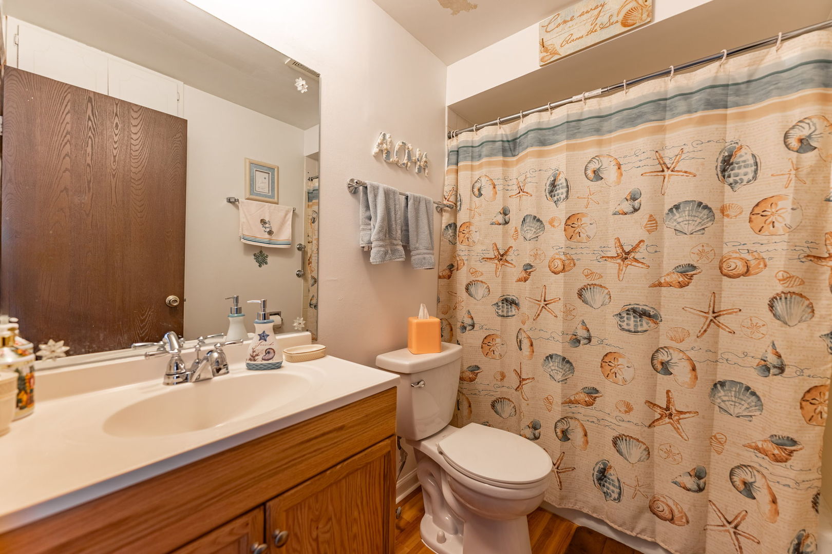 7100 99th Street, Unit 204 Chicago Ridge, IL 60415 - Photo 11 of 18 a bathroom with a sink toilet and shower