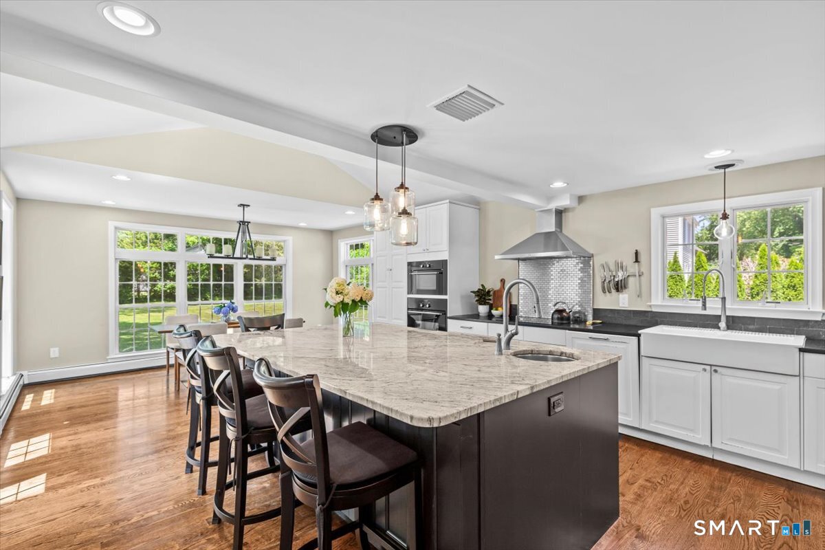 255 Mountain Road West Hartford, CT 06107 - Photo 4 of 38