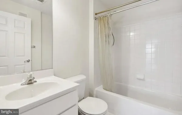 $3,100 | 4151 Castlecary Lane, Fairfax, VA 22030