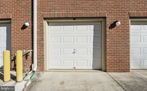 $3,100 | 4151 Castlecary Lane, Fairfax, VA 22030