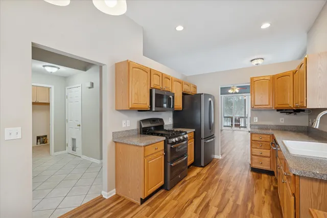 $264,900 | 913 Oakbrook Drive, Jackson, MI 49203