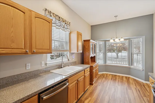 $264,900 | 913 Oakbrook Drive, Jackson, MI 49203