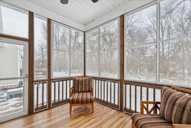 $264,900 | 913 Oakbrook Drive, Jackson, MI 49203