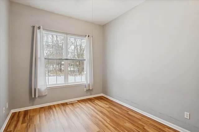 $264,900 | 913 Oakbrook Drive, Jackson, MI 49203