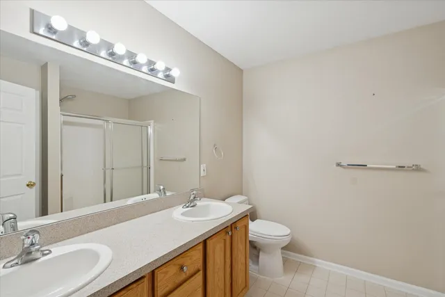 $264,900 | 913 Oakbrook Drive, Jackson, MI 49203