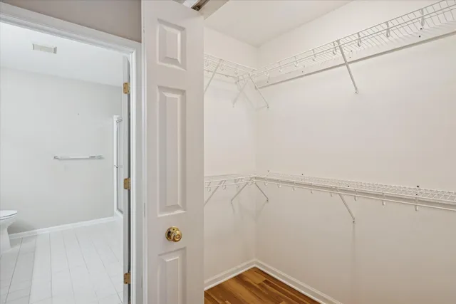 $264,900 | 913 Oakbrook Drive, Jackson, MI 49203