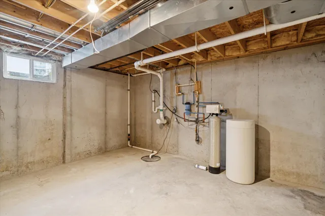 $264,900 | 913 Oakbrook Drive, Jackson, MI 49203