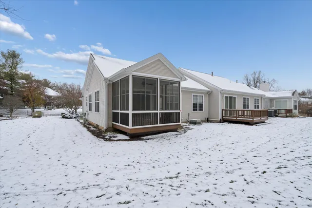 $264,900 | 913 Oakbrook Drive, Jackson, MI 49203