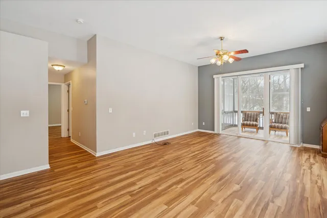 $264,900 | 913 Oakbrook Drive, Jackson, MI 49203