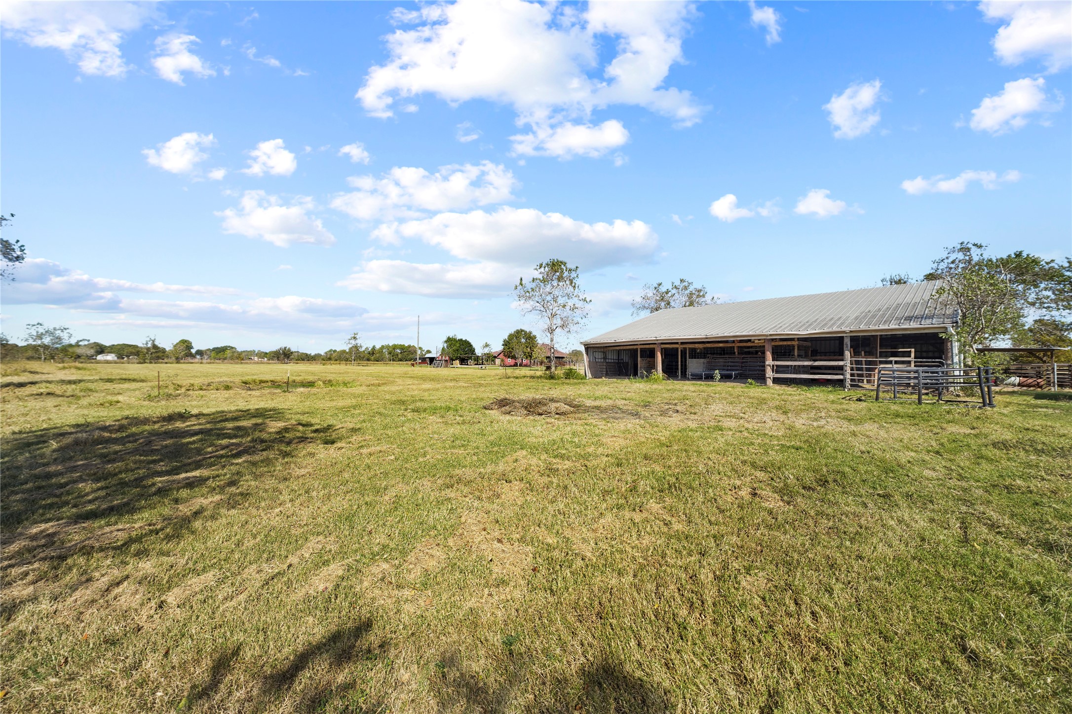 6710 Boothline Road Richmond, TX 77469 - Photo 40 of 43 a front view of a house with a ocean view