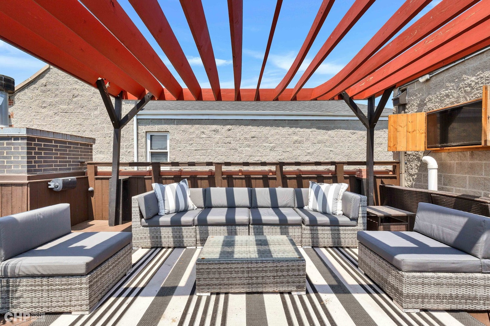 1331 North Mohawk Street, Unit 3 Chicago, IL 60610 - Photo 22 of 28 a view of a balcony with furniture