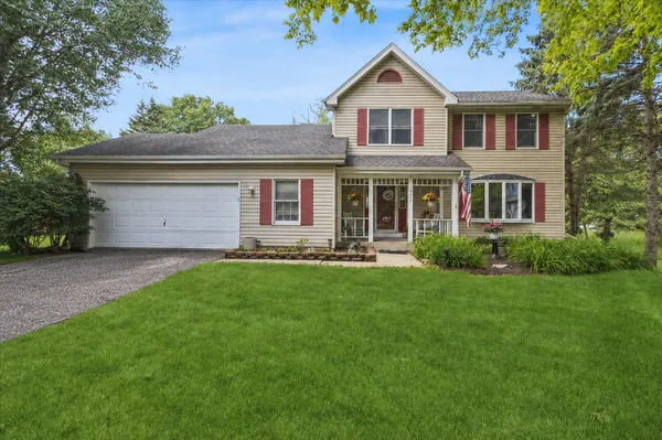 $399,900 | 810 Jennifer Court, Algonquin, IL 60102