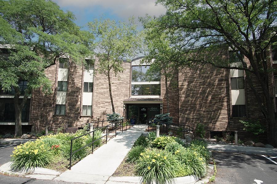 10441 Greenbrier Road, Unit 112 Minnetonka, MN 55305 - Photo 1 of 1 Gallery Image 1