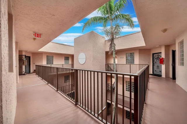 $2,600 | 4111 Coral Tree Circle, Unit 324, Coconut Creek, FL 33073