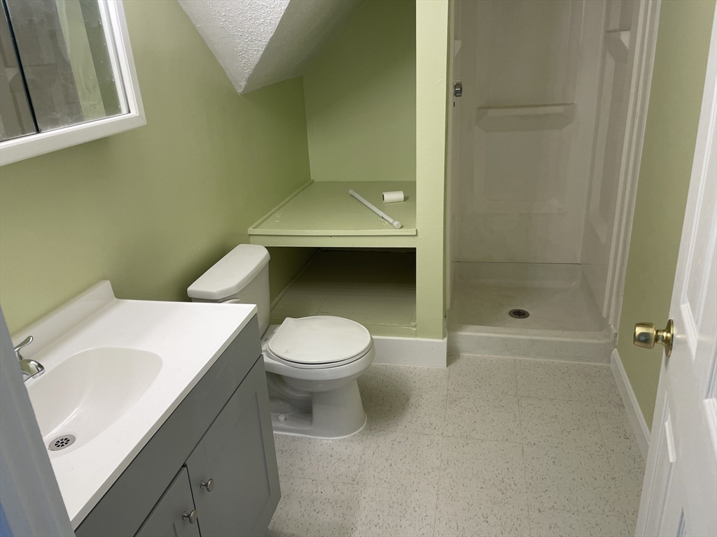 191 Walnut Street, Unit 3 Holyoke, MA 01040 - Photo 5 of 8