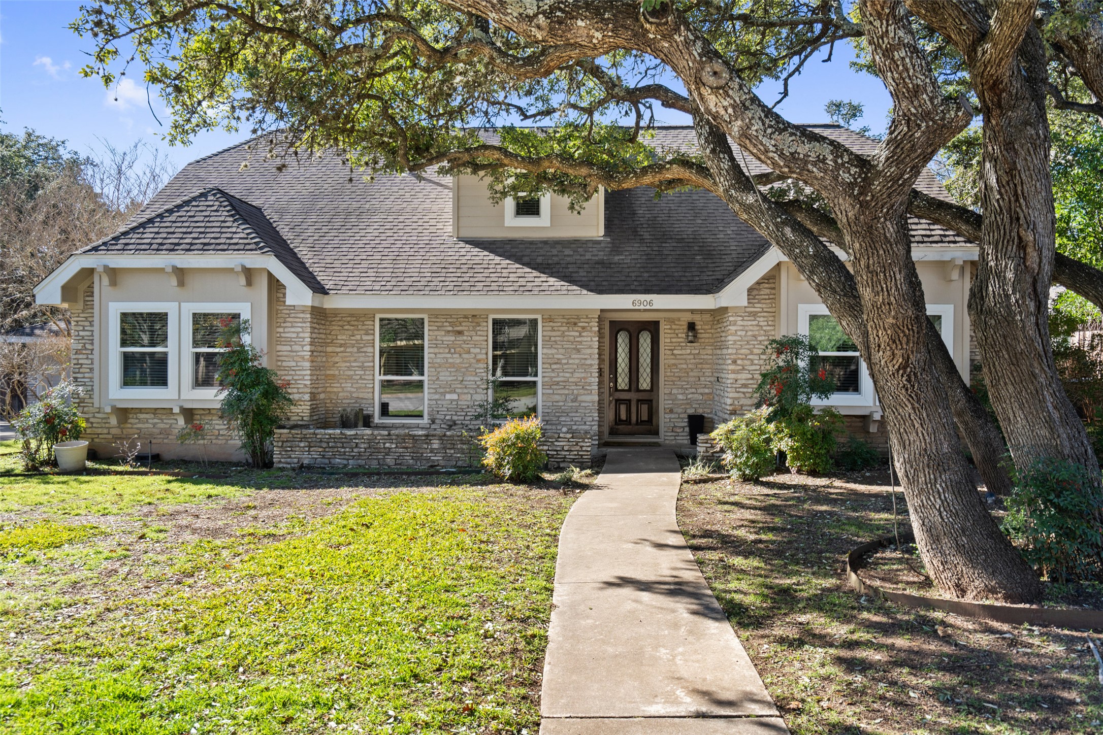 6906 One Oak Road Austin, TX 78749 - Photo 1 of 39