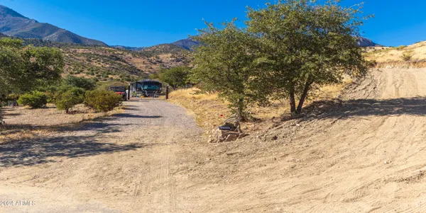 $220,000 | 4709 East Dead Bear Draw, Hereford, AZ 85615