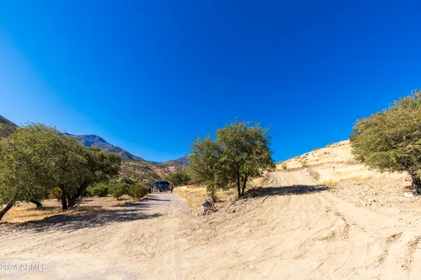 $220,000 | 4709 East Dead Bear Draw, Hereford, AZ 85615