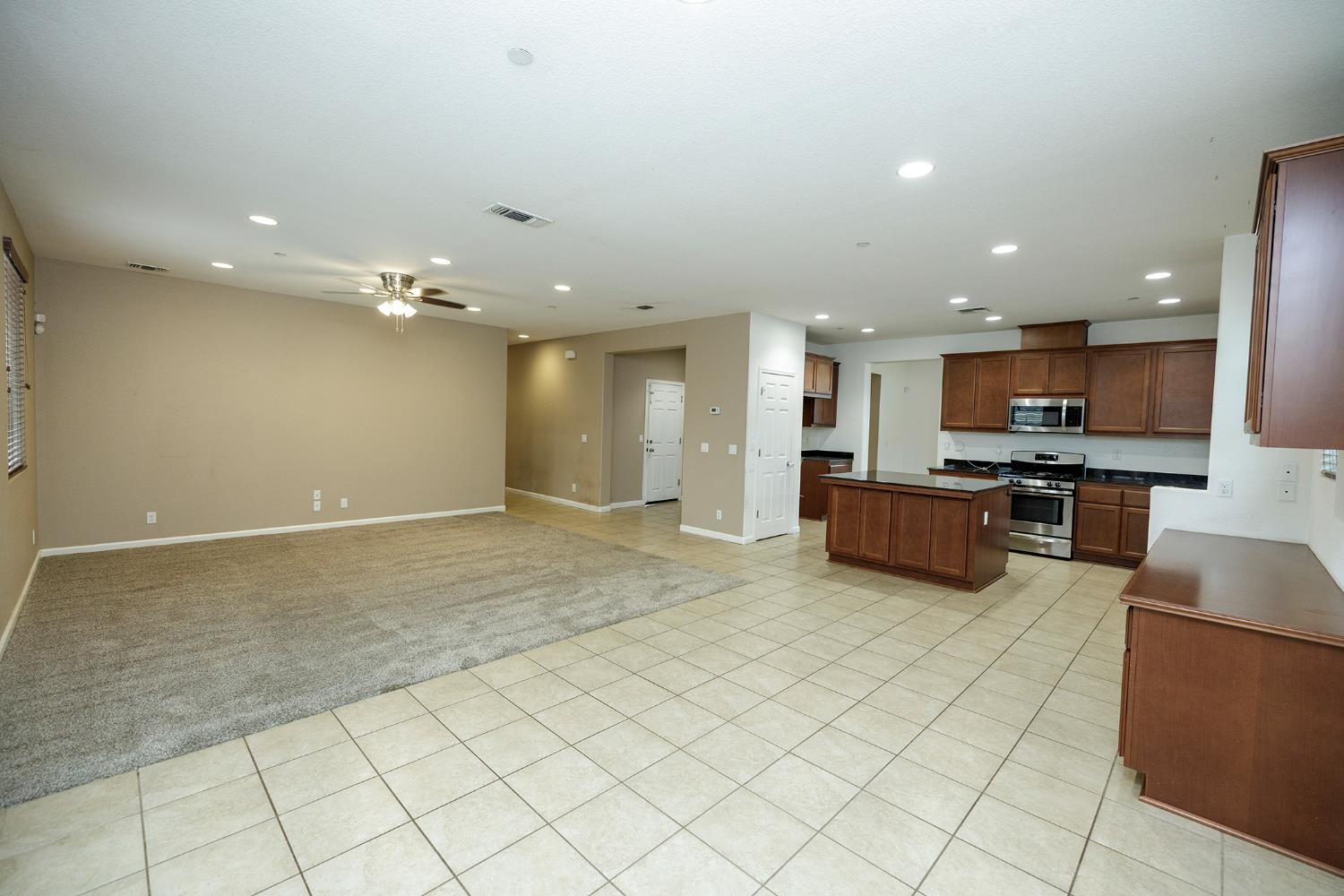 407 Northampton Way Newman, CA 95360 - Photo 15 of 65