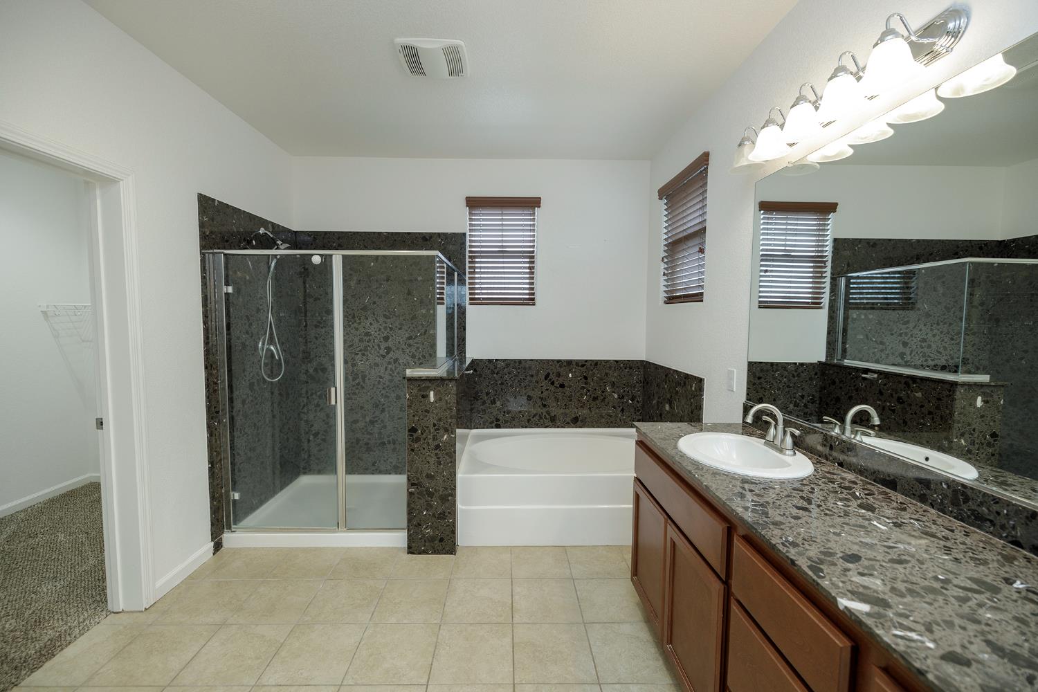 407 Northampton Way Newman, CA 95360 - Photo 38 of 65