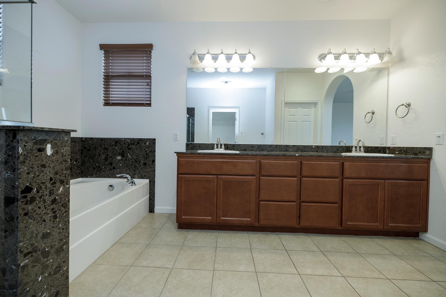 407 Northampton Way Newman, CA 95360 - Photo 40 of 65