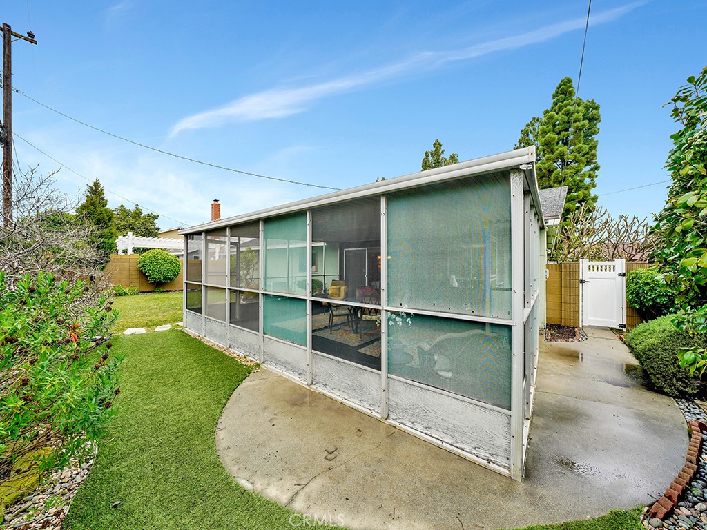 5092 Berkeley Avenue Westminster, CA 92683 - Photo 23 of 39 a view of a backyard
