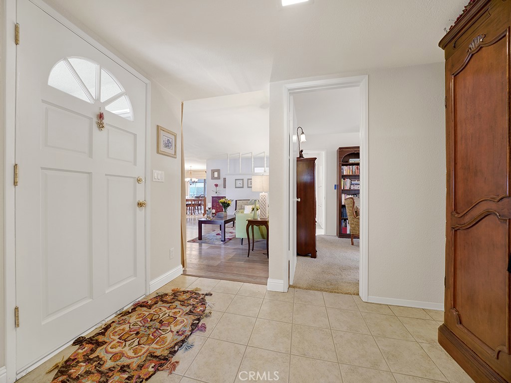 5092 Berkeley Avenue Westminster, CA 92683 - Photo 30 of 39 a living room with furniture