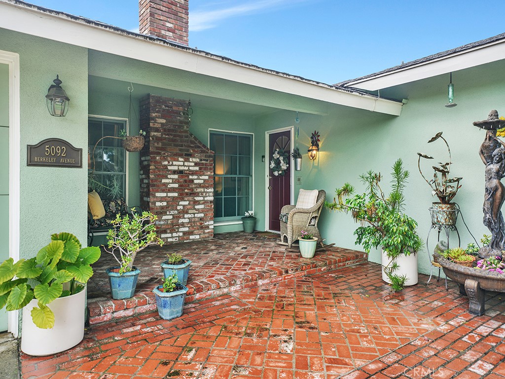 5092 Berkeley Avenue Westminster, CA 92683 - Photo 36 of 39 a front view of a house