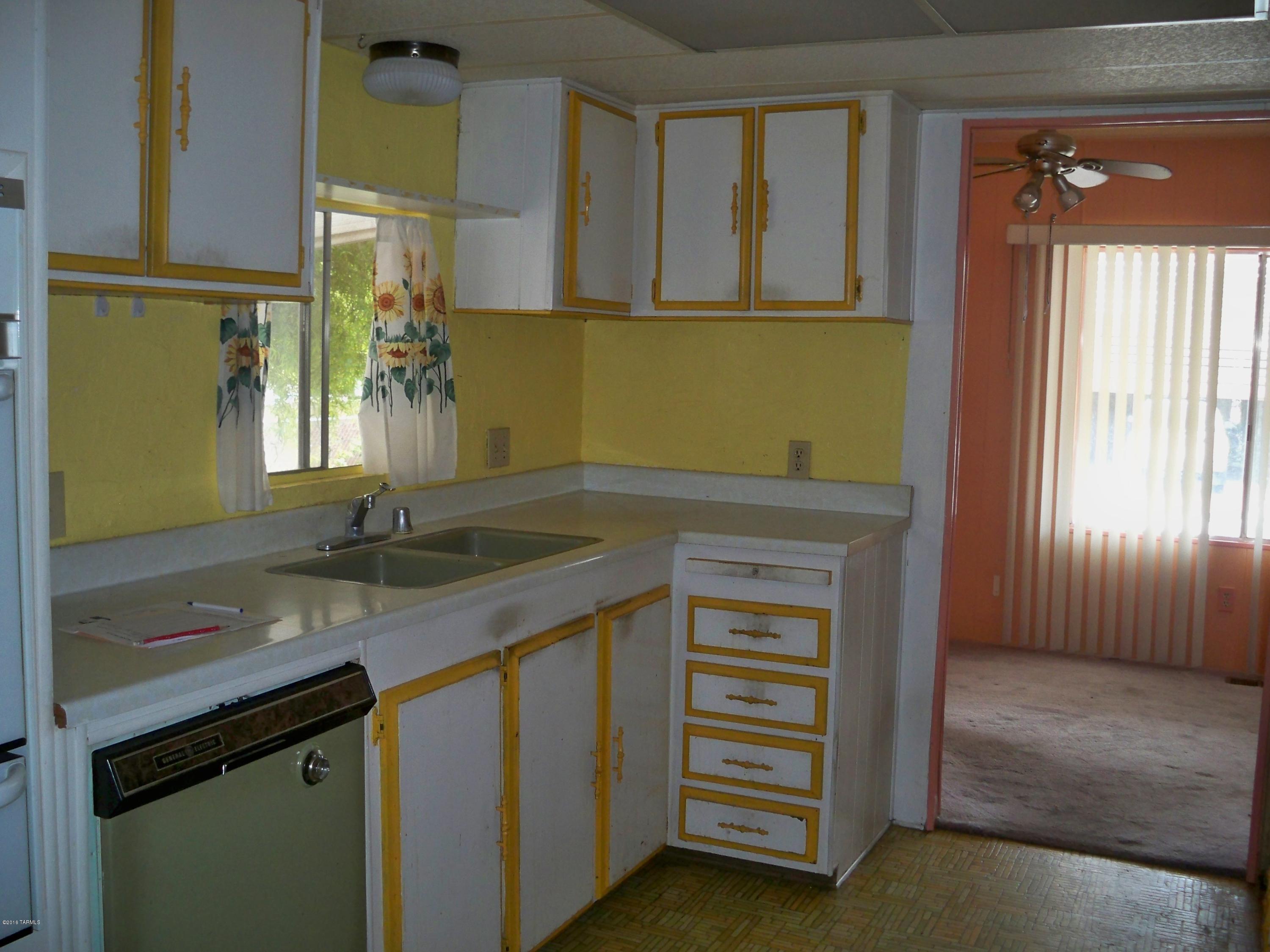 5574 West Box R Street Tucson, AZ 85713 - Photo 8 of 23 Gallery Image 8