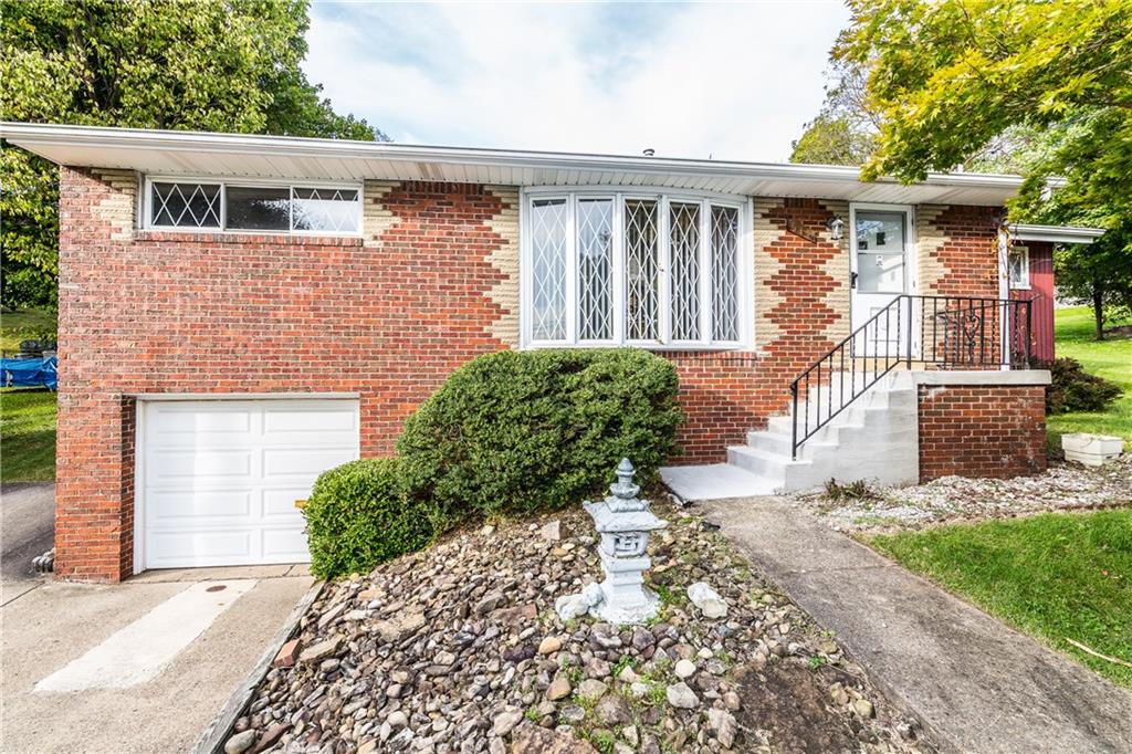 513 Spring Valley Road West Mifflin, PA 15122 - Photo 1 of 19 Gallery Image 1