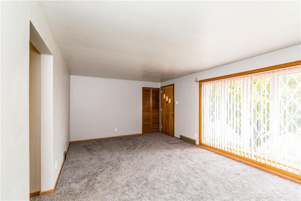 513 Spring Valley Road West Mifflin, PA 15122 - Photo 2 of 19 Gallery Image 2