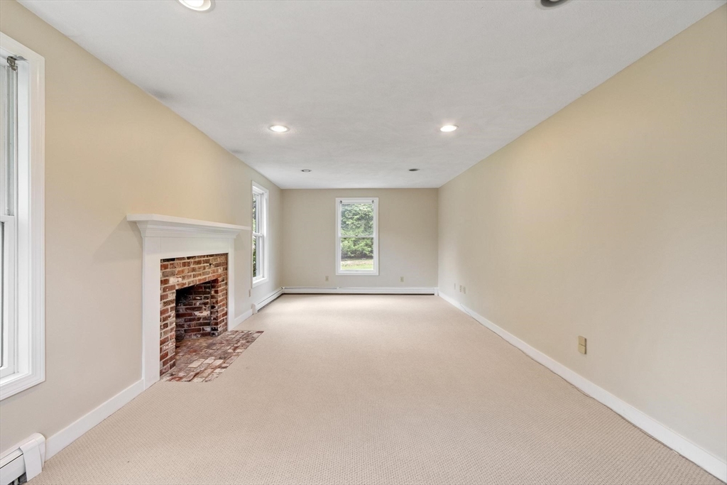 2 Rourke Lane Lynnfield, MA 01940 - Photo 17 of 40