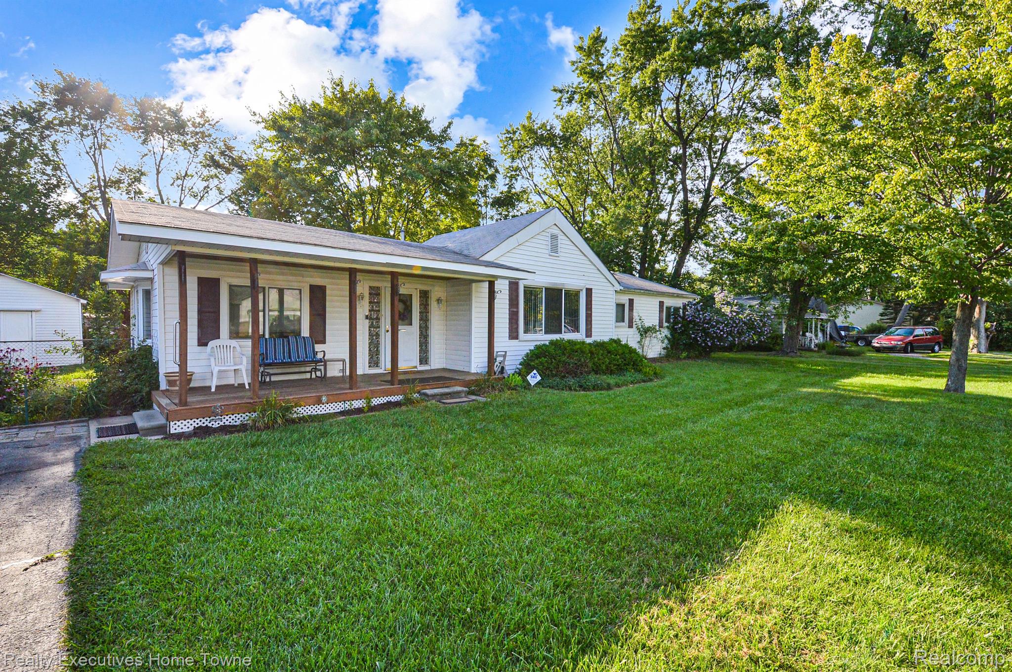 2500 Longview Avenue Rochester, MI 48307 - Photo 1 of 52 Gallery Image 1