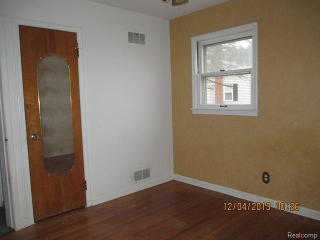 47575 Shelby Road Utica, MI 48317 - Photo 12 of 15 BdRm4.jpg