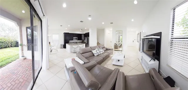 $665,000 | 3209 West 98th Place, Hialeah, FL 33018