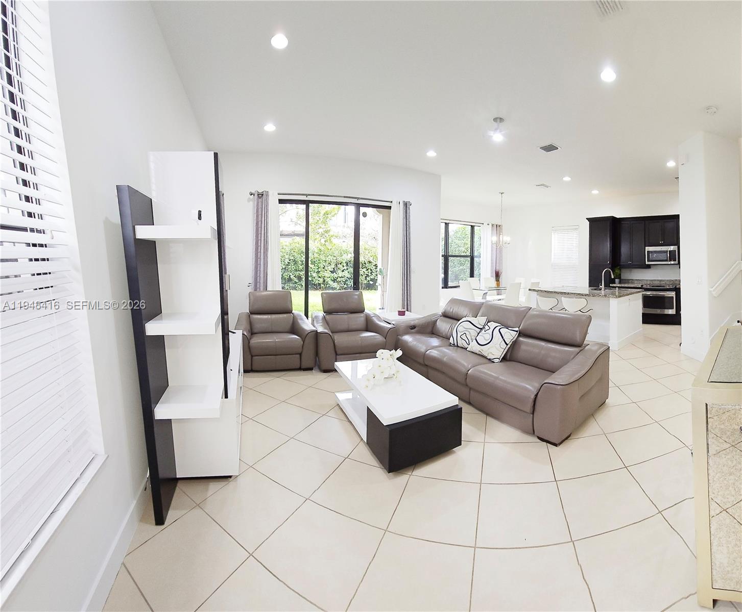 3209 West 98th Place Hialeah, FL 33018 - Photo 13 of 37