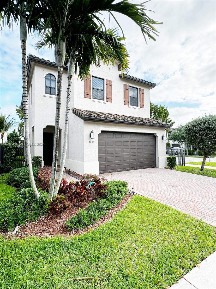 3209 West 98th Place Hialeah, FL 33018 - Photo 4 of 37