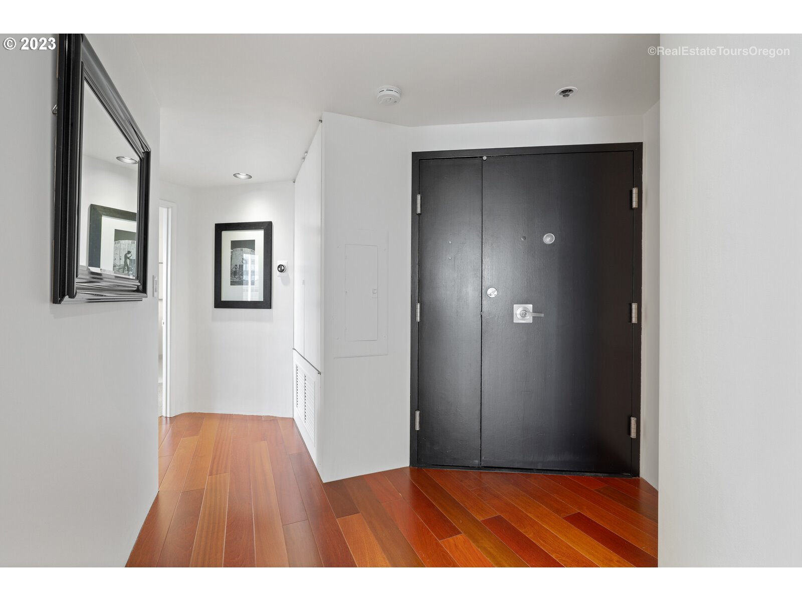 1500 Southwest 5th Avenue, Unit 2002 Portland, OR 97201 - Photo 3 of 32 Gallery Image 3