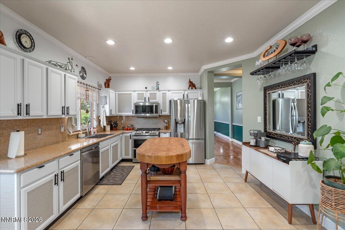 7931 Zinfandel Drive Reno, NV 89506 - Photo 17 of 44 Kitchen