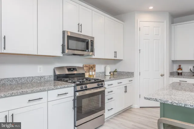 $684,900 | 128 Raven Oaks Drive, Winchester, VA 22602