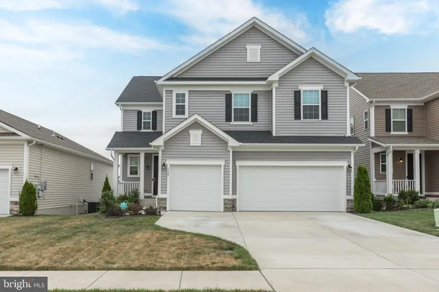 $684,900 | 128 Raven Oaks Drive, Winchester, VA 22602