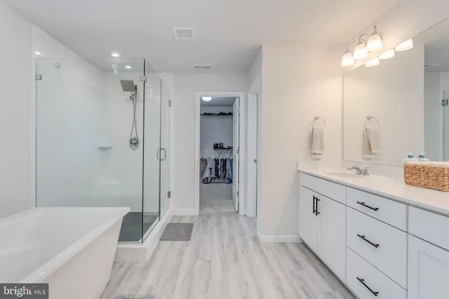 $684,900 | 128 Raven Oaks Drive, Winchester, VA 22602