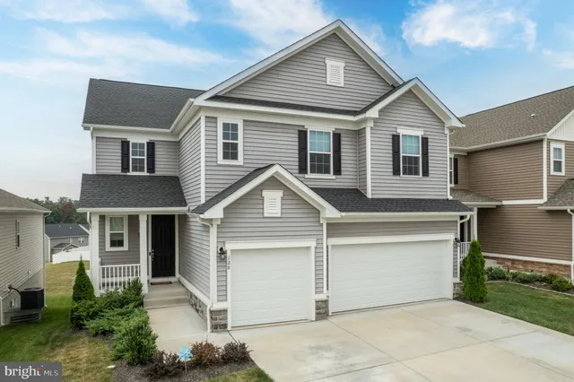 $684,900 | 128 Raven Oaks Drive, Winchester, VA 22602