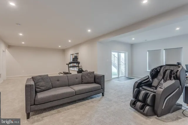 $684,900 | 128 Raven Oaks Drive, Winchester, VA 22602