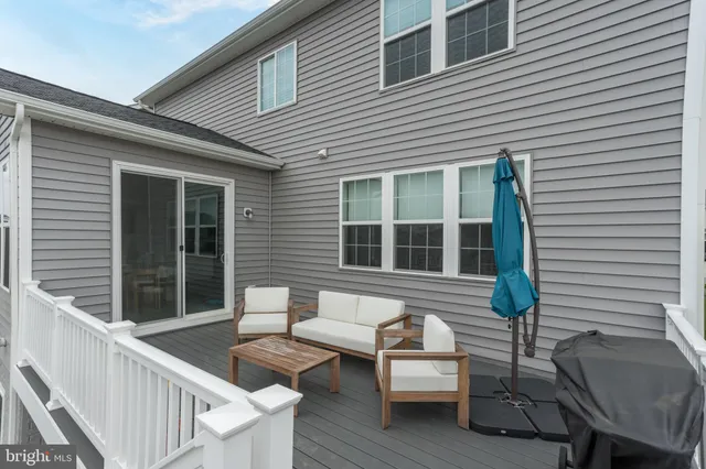 $684,900 | 128 Raven Oaks Drive, Winchester, VA 22602