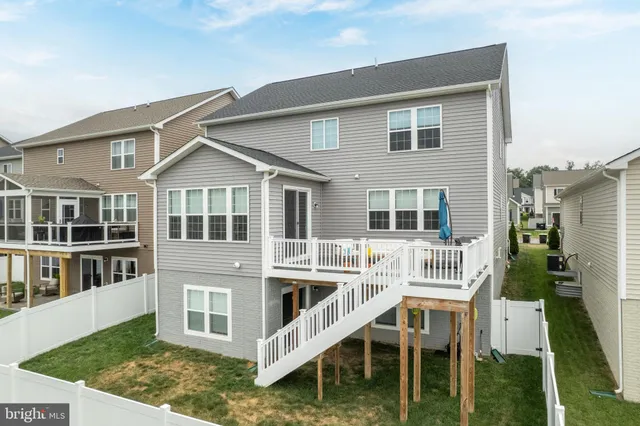 $684,900 | 128 Raven Oaks Drive, Winchester, VA 22602